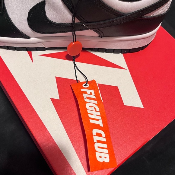 Nike Dunks Low Pandas 🐼 - Picture 4 of 10